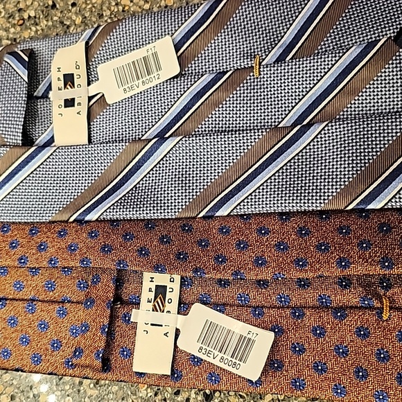 STUNNING 2 JOSEPH ABBOUD TIES - Picture 5 of 6